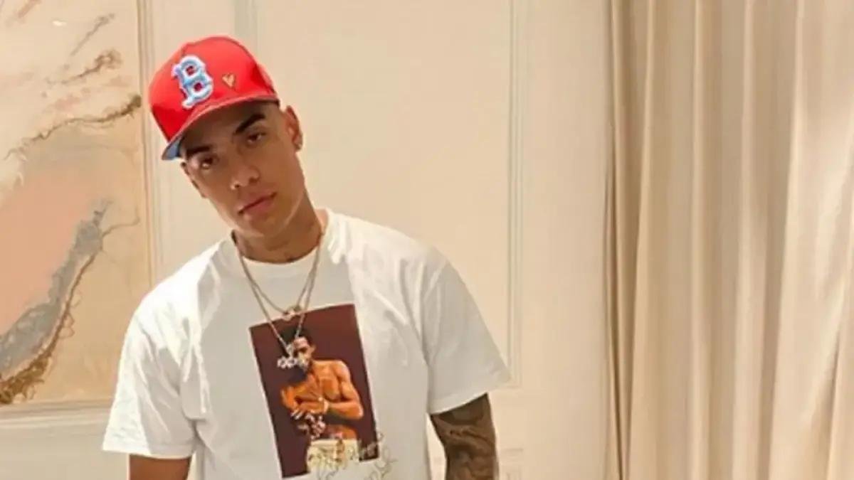 En silla de ruedas y con tapabocas reapareció Exotic DJ, tras atentado que lo había dejado herido de gravedad