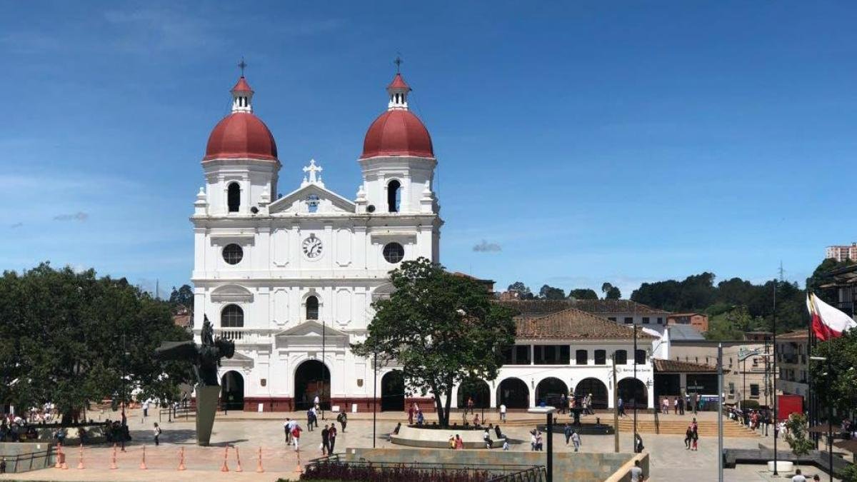 Histórico relaj de Péndulo que Lleva 186 Años Marcando los Días en Rionegro