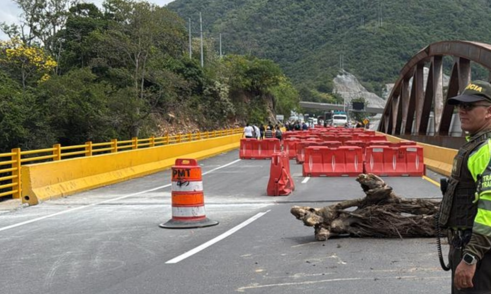 17 horas completa nuevo bloqueo en la vía Girardot-Bogotá, a la altura del Boquerón