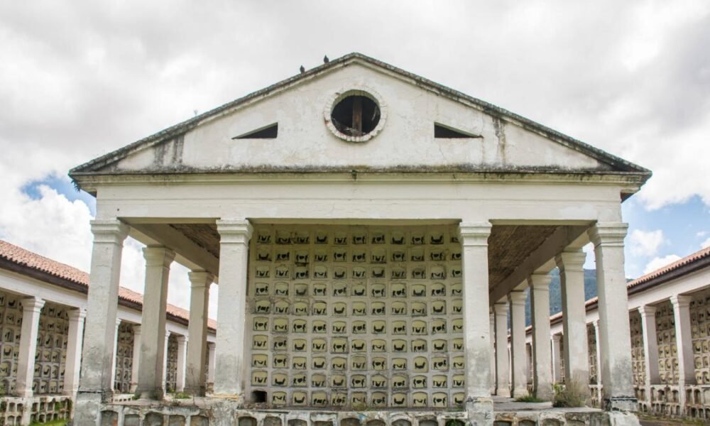 Polémica por la Restauración de los Columbario del Cementerio Central