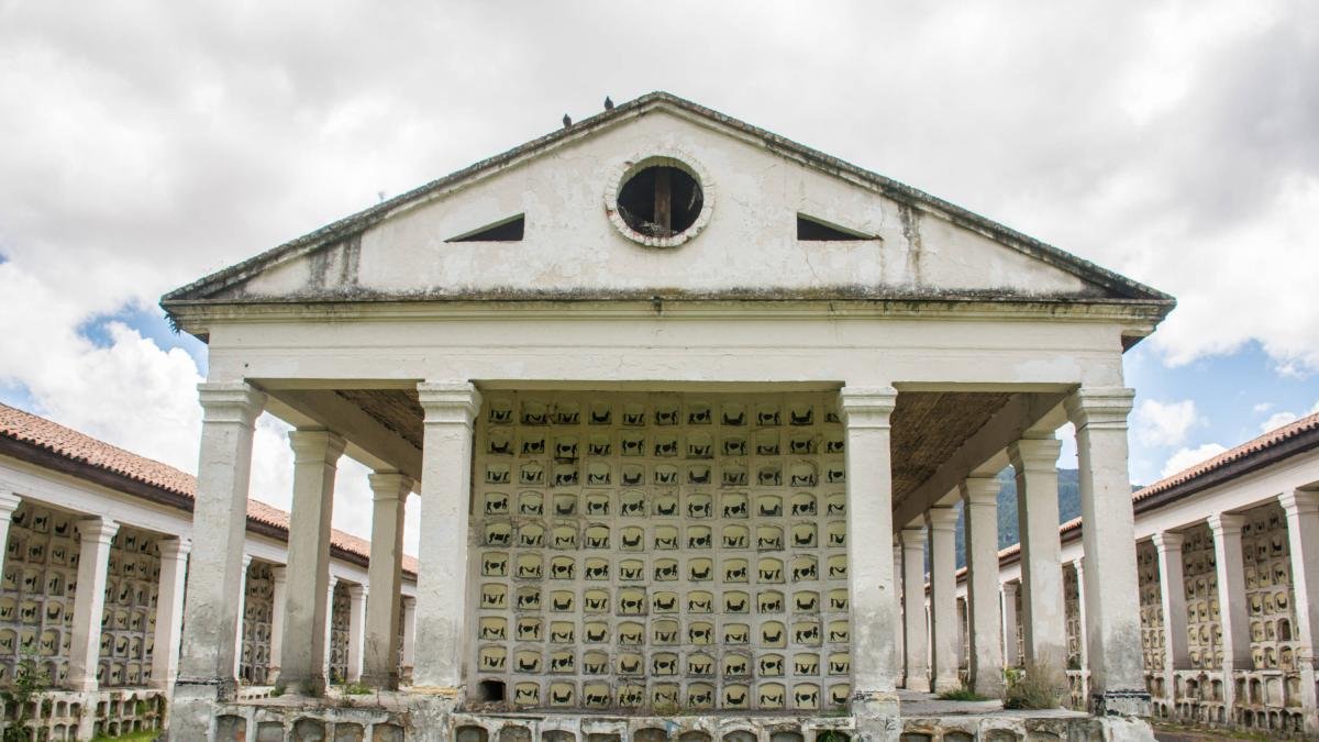 Polémica por la Restauración de los Columbario del Cementerio Central