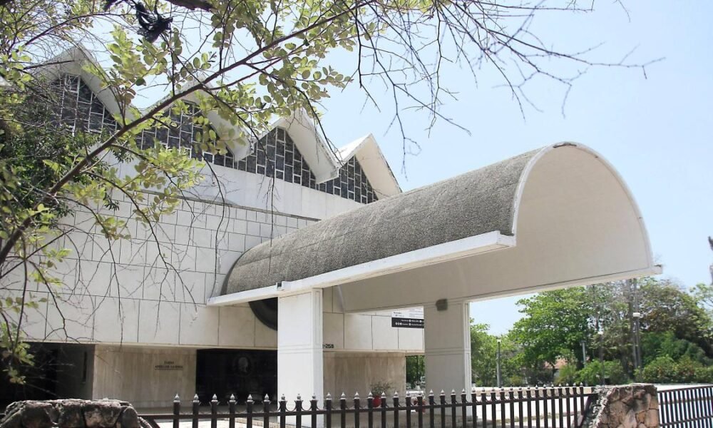 Diseños y Constructora del Nuevo Teatro Amira de la Rosa