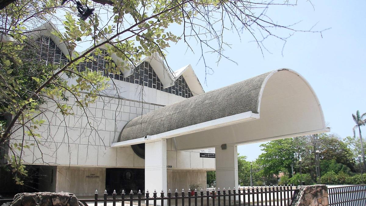 Diseños y Constructora del Nuevo Teatro Amira de la Rosa