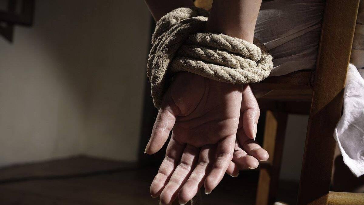 SECURARON A UNA PAREJA DE ESPOSOS TRAS Engañarla Con la Falsa Venta de Finca Por $ 4 Millones
