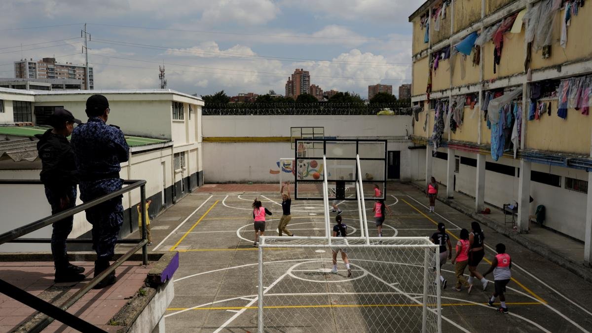 Nuevos Programas Educativos Para Mujeres en la Cárcel el Buen Pastor en Bogotá