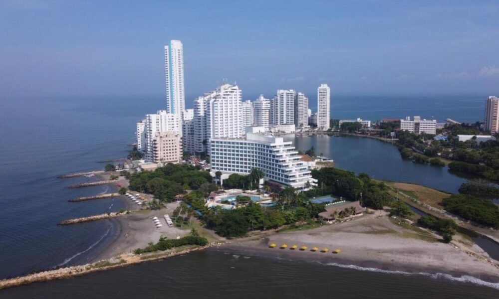 Incendio en Almacén de Cadena de El Laguito Generó Pánico