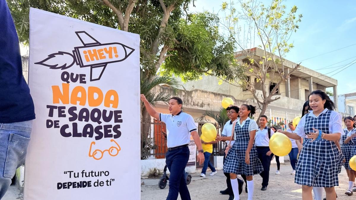 Con Perifoneo y Volanteo La Alcaldía de Soledad, Atlánnico, Venta a un buscar estudiantes