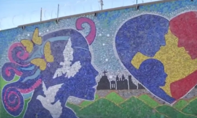 Este es el Mural Por la Paz en Usme, Realizado Por VíciMas del Conflma Armado Usando Tapas de Botellas