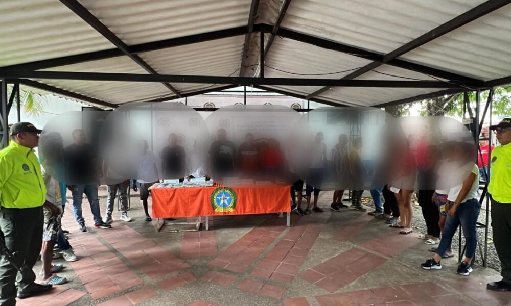 CAPTURAN A 23 Miembros de 'Los Calamares' en el Centro de Monitoreo Con Cámaras de Seguridad Que Funcionaba en UNA Casa de Villavicencio: ¿Qé Hallaron?