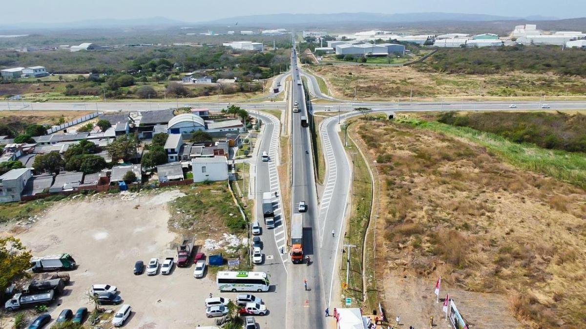 Inició la construcción de la vía que impulsario el comercio exterior y la movilidad en el atlánico