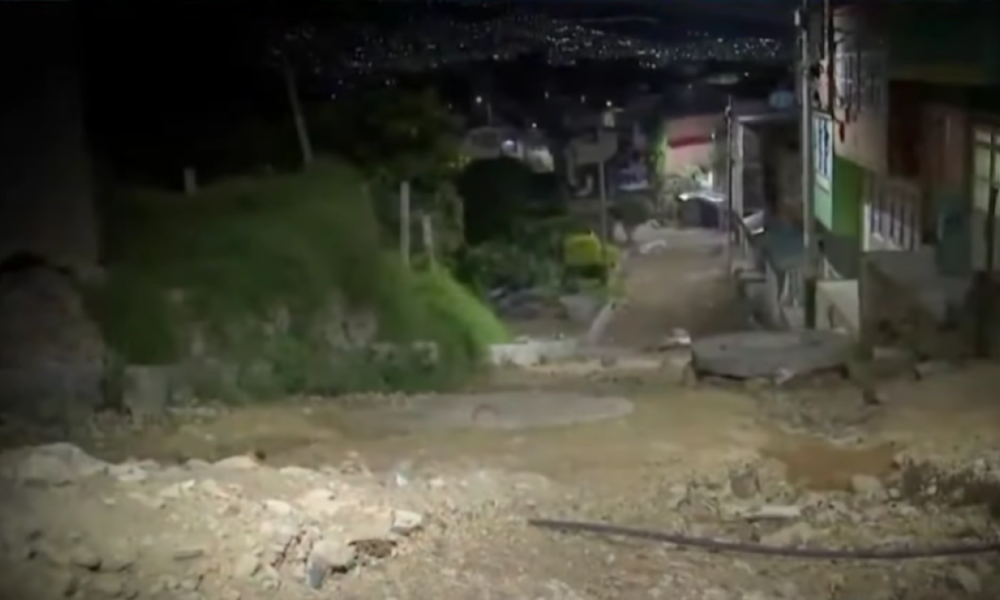 Hay Andenes con Esombros y Garajes Fuera de Servicio