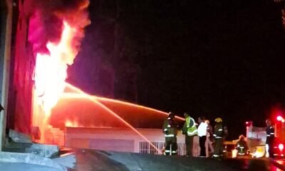 Voraz Incendio Estructural Afectó Tres Bodegas en Girardota
