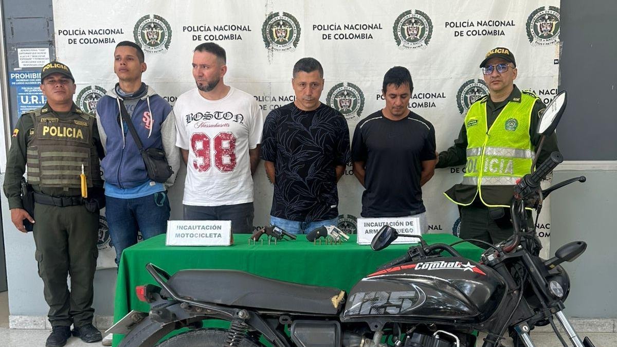 CAPTURAN A CINCO Presuntos Delincuentes en Flagrancia Durante Robo una vivienda en el Norte de Barranquilla