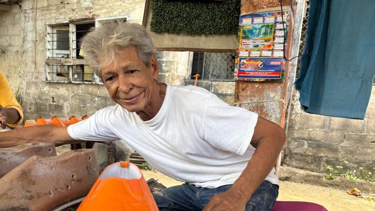 Nérstor Vergara, Donde la Tradición Del Carnaval de Barranquilla se Cose A Mano Ya Martillo