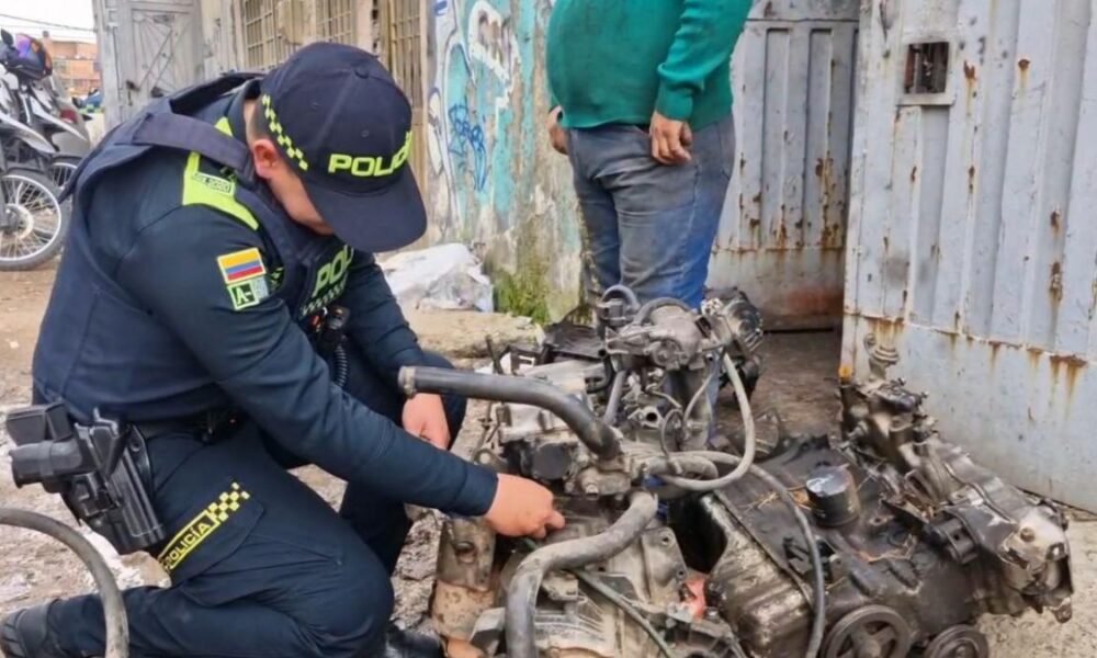 EN BODEGA DE RECICLAJE GUARDABAN PARTE DE CARROS ROBADOS EN BOGOTÁ