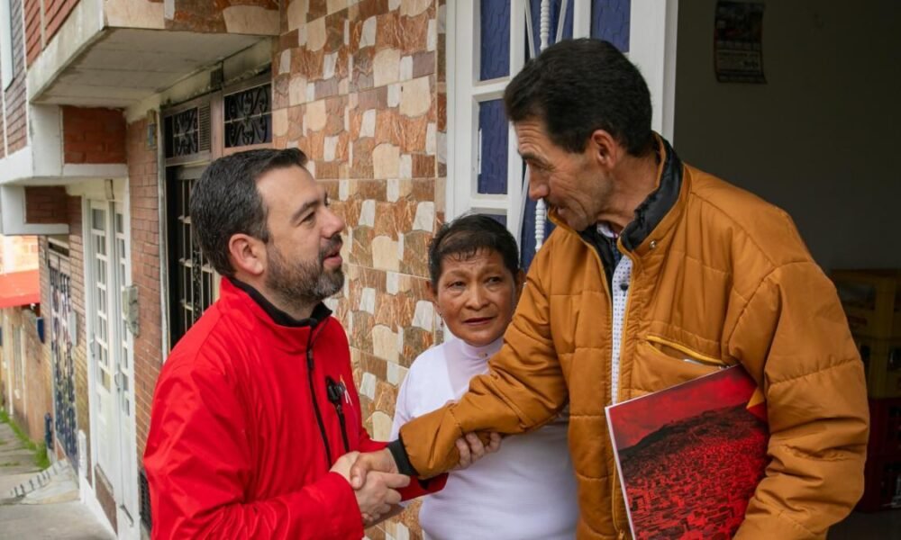 Entregan Más de 170 Títulos de Propiado A Familias de Bogotá