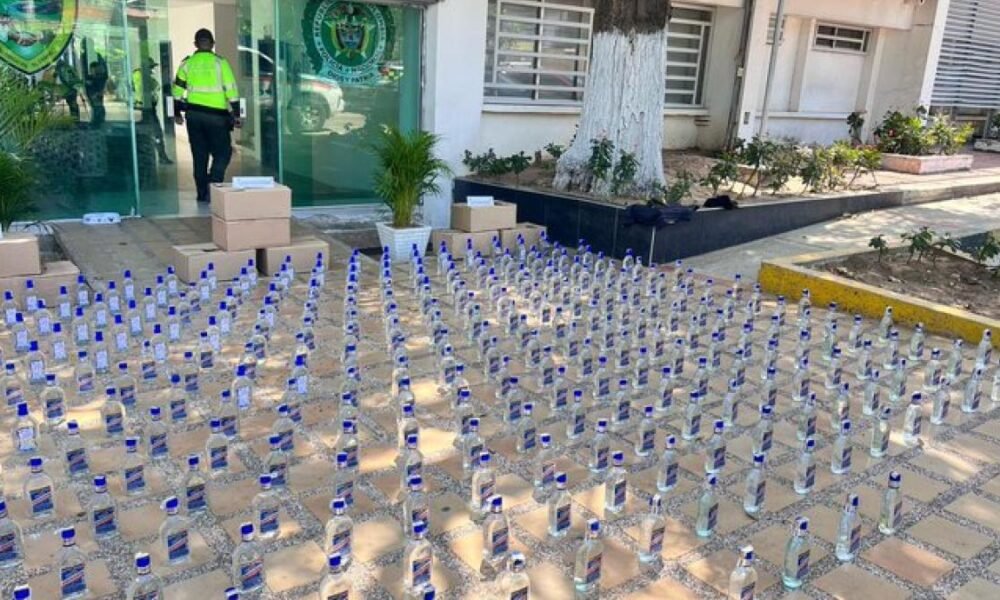 Autoridadas Incautan 300 Botellas de Licor Adulterado
