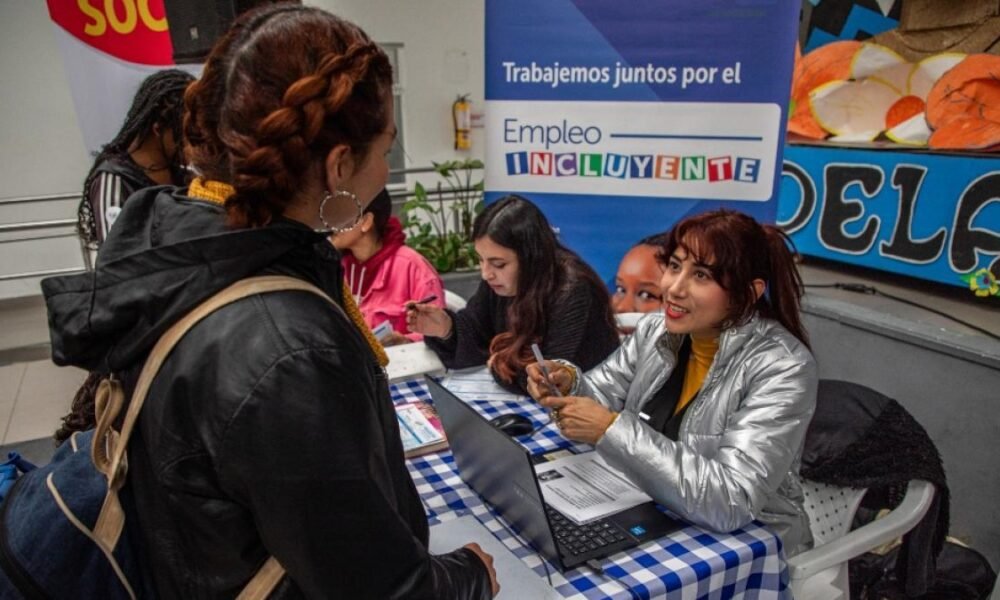 En bogotá se redujo el desemploso en 2024, pero aumentó la informalidad: ¿Qué Dice El Distito?
