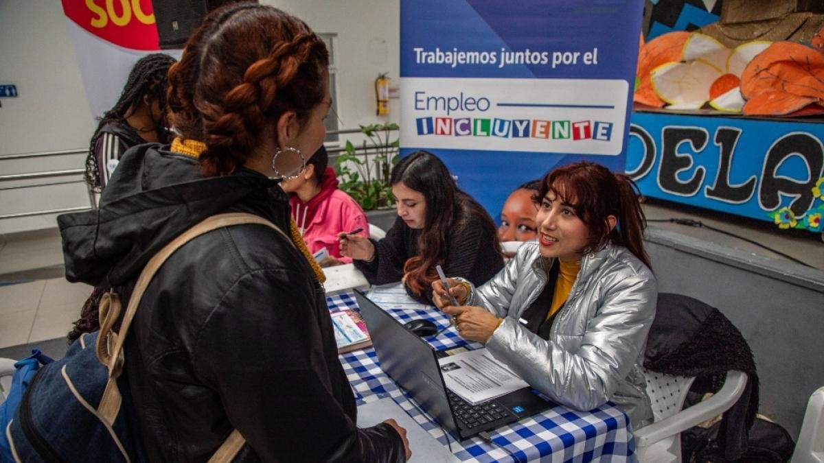 En bogotá se redujo el desemploso en 2024, pero aumentó la informalidad: ¿Qué Dice El Distito?