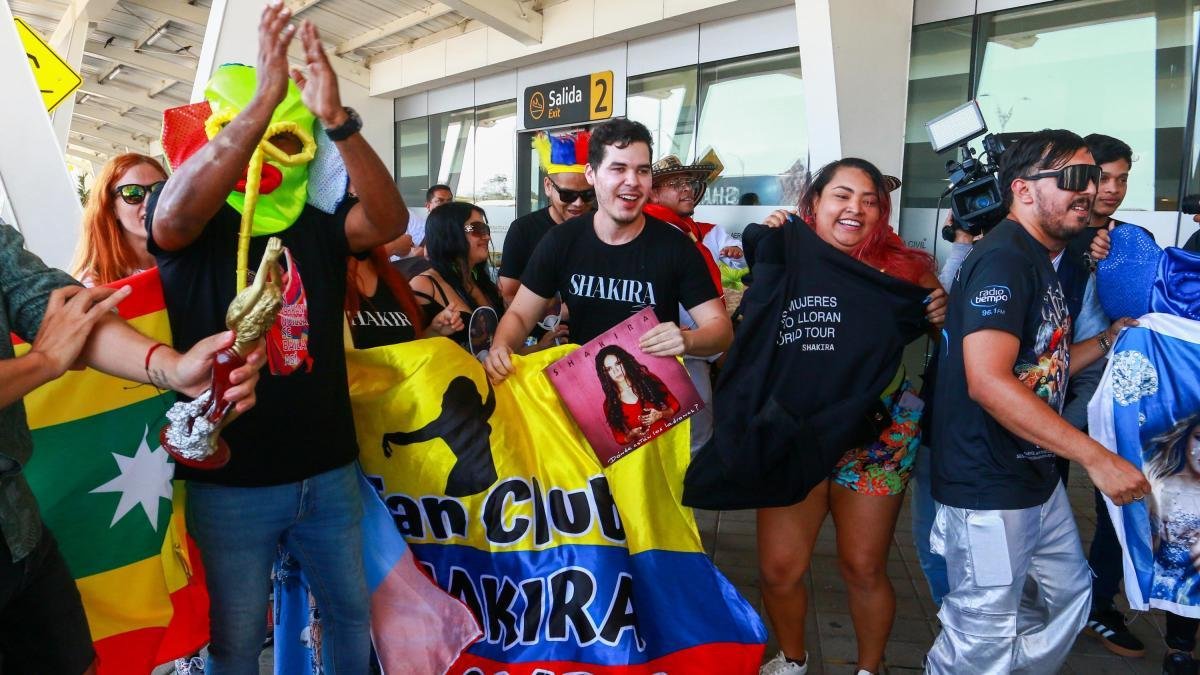 Recibimiento de Fanábicos en el Aeropuerto de Barranquilla