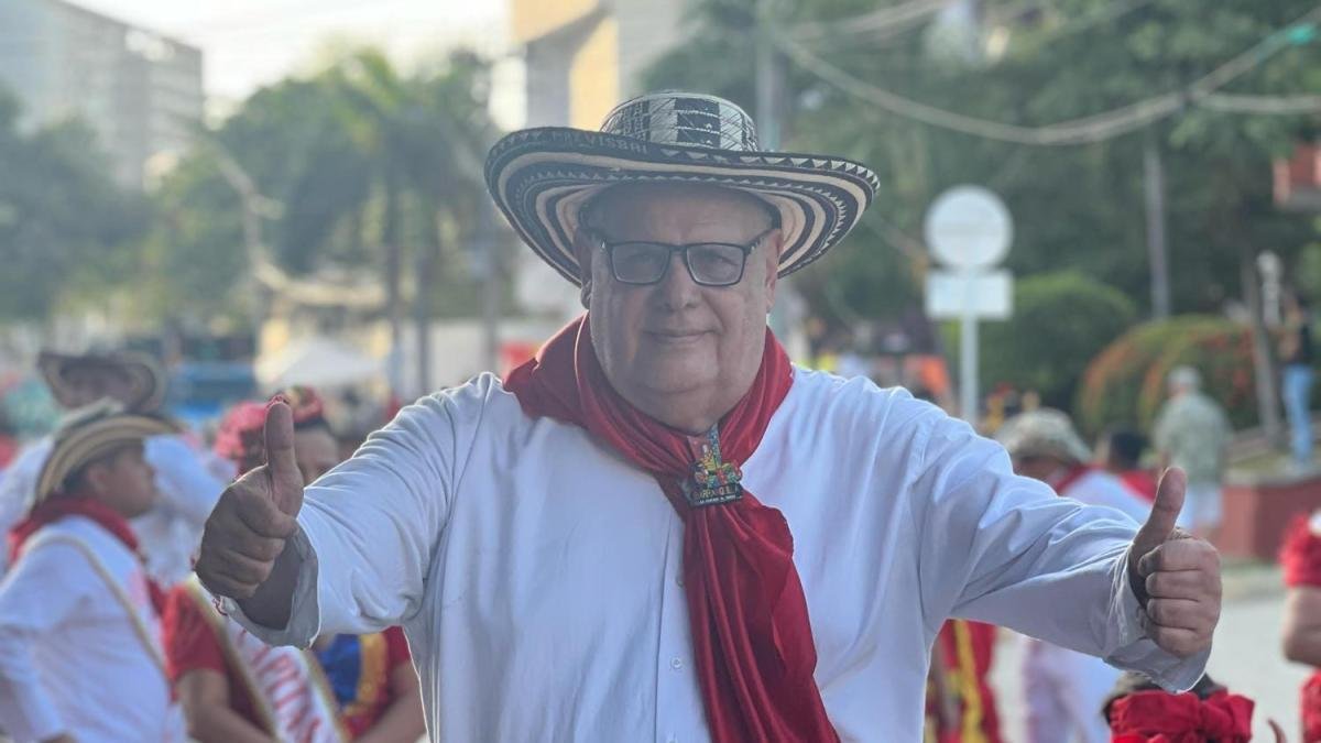 Max Visbal, El Gigante Cumbiambero que Mantiena Viva la Tradición de Carnaval