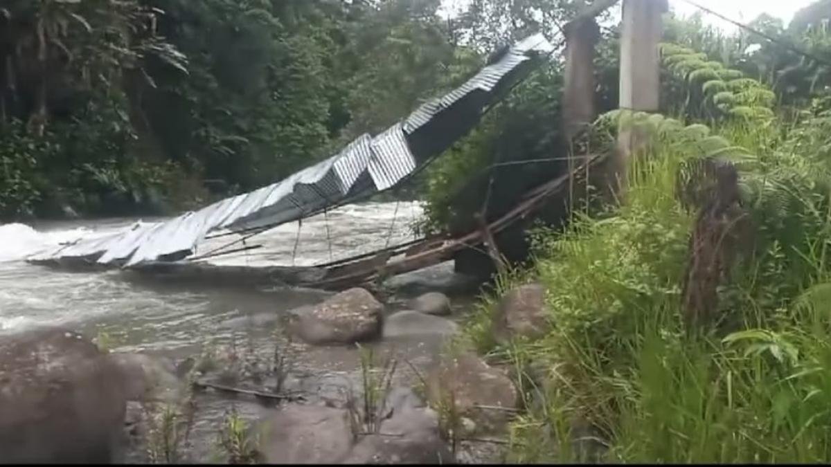 Indignación por la Destrución de dos Puentes en la Frontera Entre Colombia y Ecuador