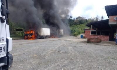 Guerrilleros del Eln Incineraron Tres Camiones en la Vía Quibdó- Medellín