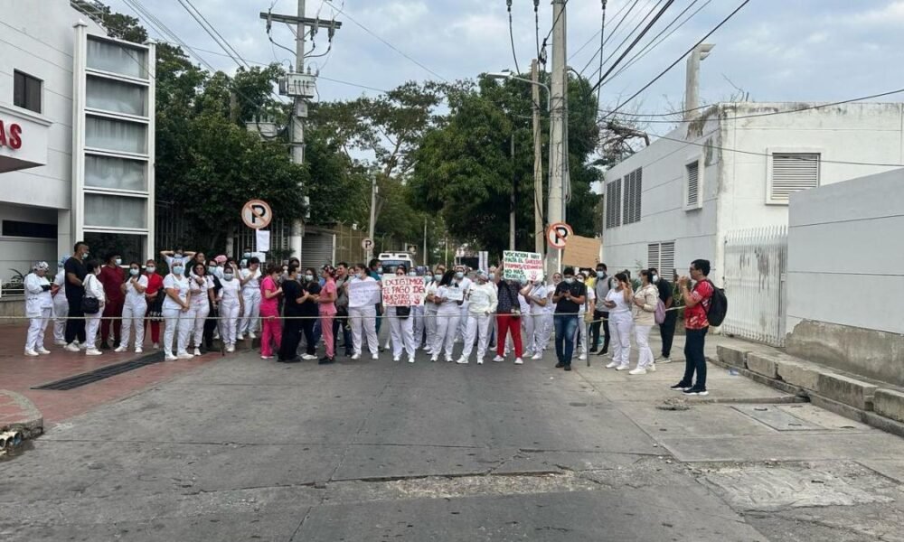 Sin Salarios, SIN Agua y Con Servicios Limitados