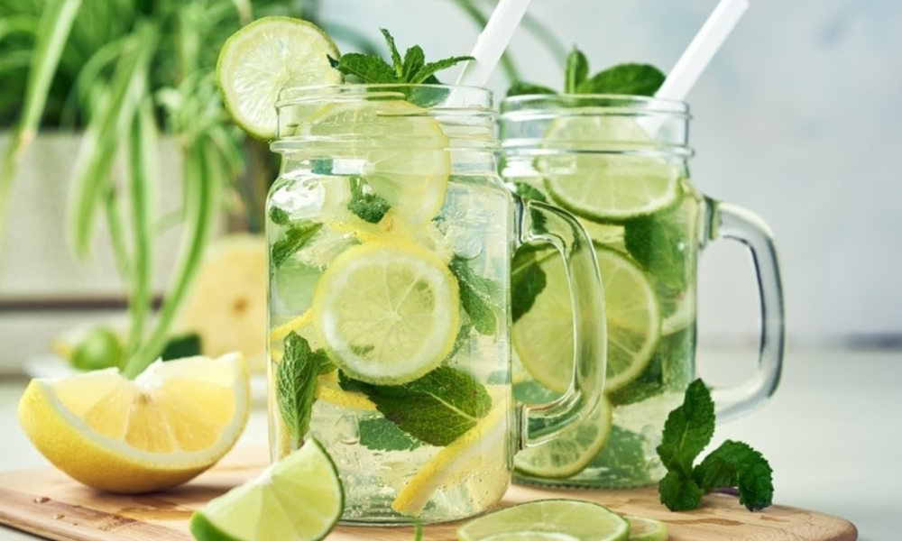 Agua de hierbabuena: la bebida natural recomendada para problemas de sueño e insomnio