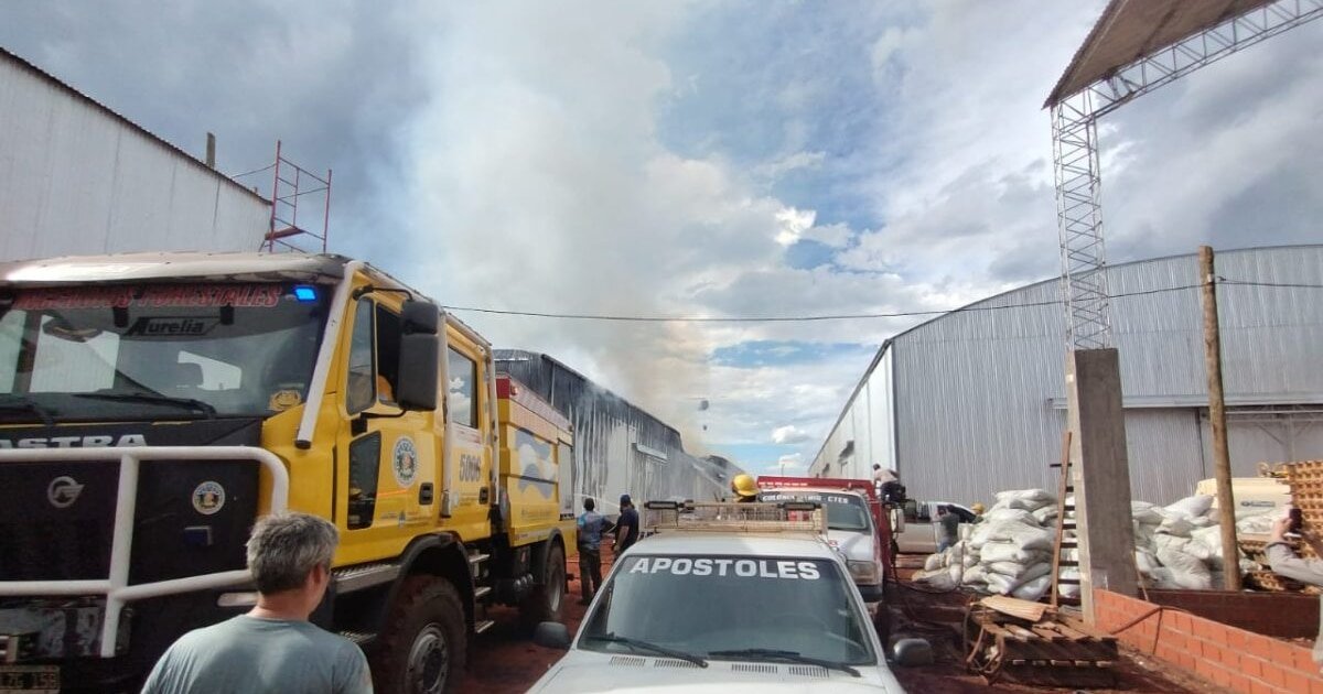 Alertan por las pérdidas millonarias que hubo tras el fuego en un depósito de yerba mate de Corrientes