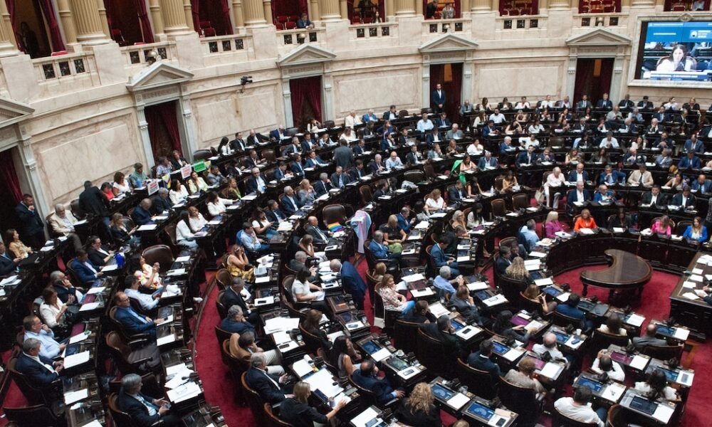 Fuerte arranque del Gobierno en el Congreso, pero con la receta que menos le gusta