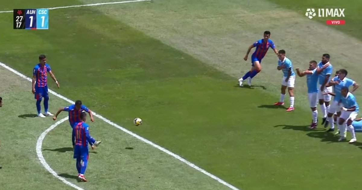 Golazo de Marcos Lliuya con envidiable gesto técnico en Sporting Cristal vs Alianza Universidad por Liga 1 2025