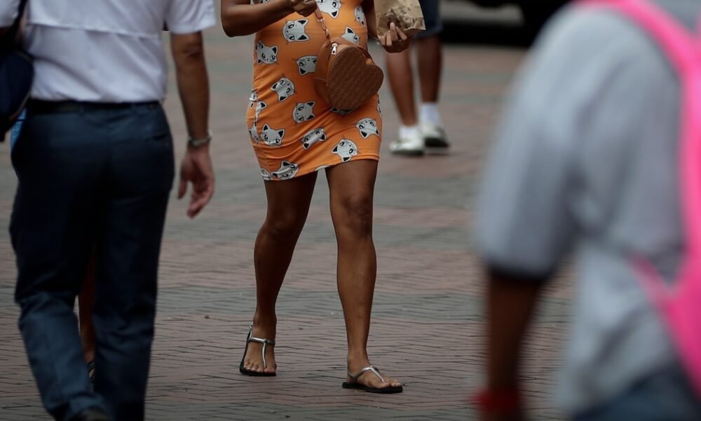 Personas gestantes podrían recibir medio salario mínimo: así funciona el subsidio de la reforma a la salud