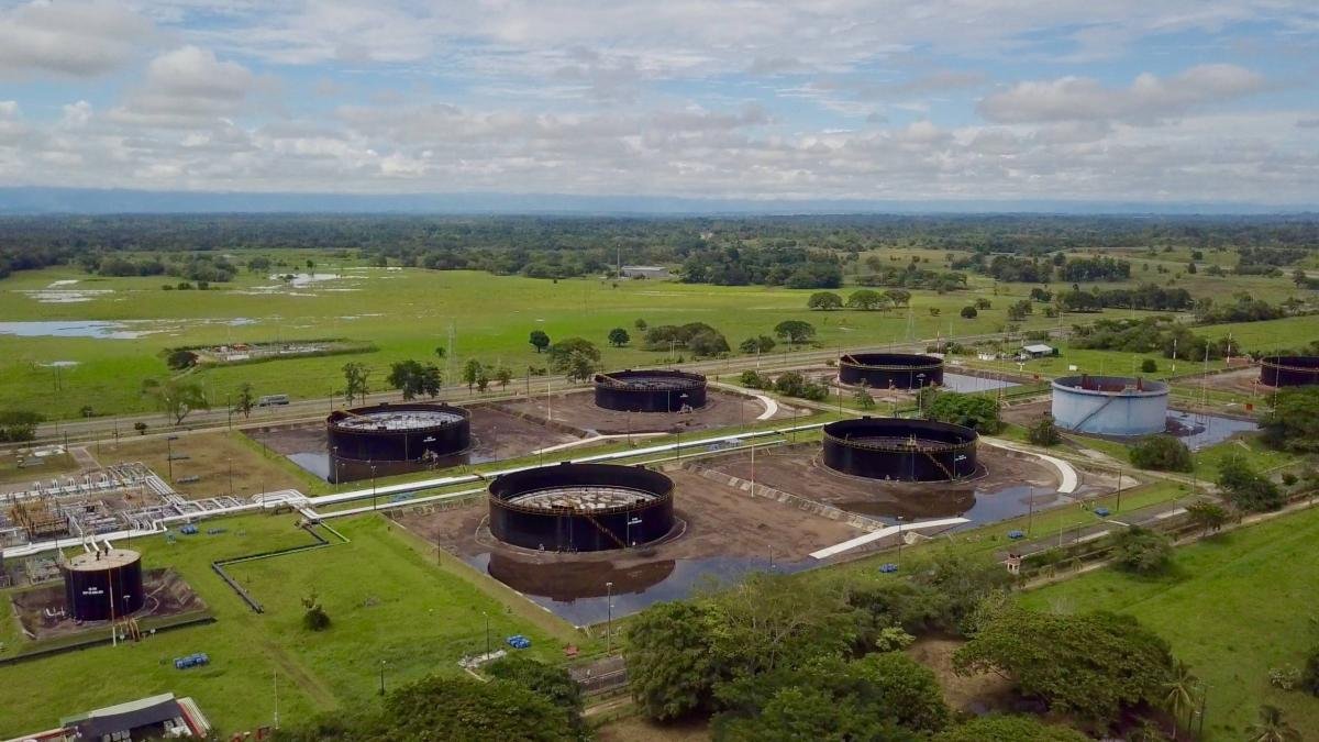 Nuevos atentados contra dos oleoductos en arauca generan caos: