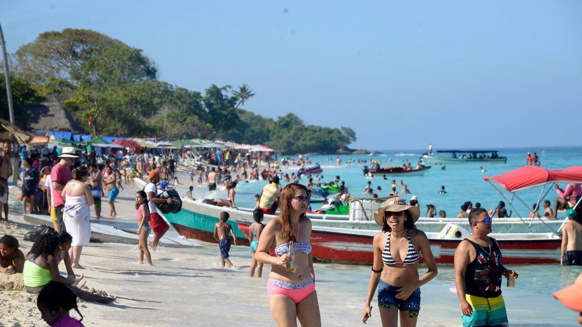 en Playa Blanca, Turista Chileno Fue Atropellado por Lancha y Luego lo despojaron de sus pertenencias