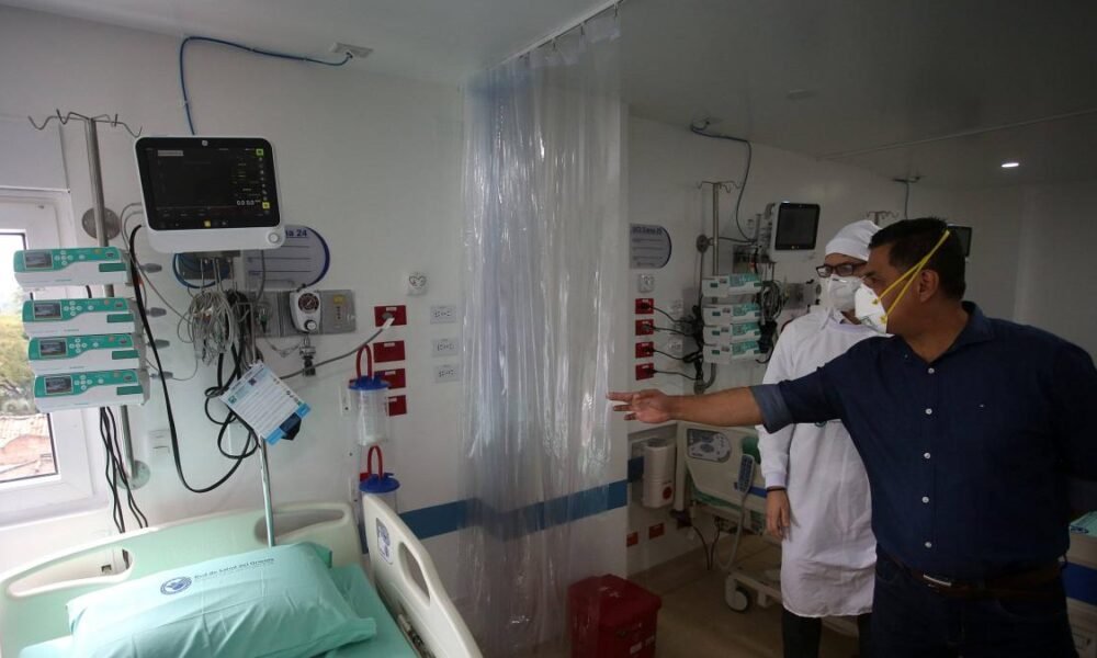 ¡Niño Milagro! SOBREVIVIO AL ENGERIR Ácido nítrico cuando lo confundió con una gaseosa: no tuvo secuelas