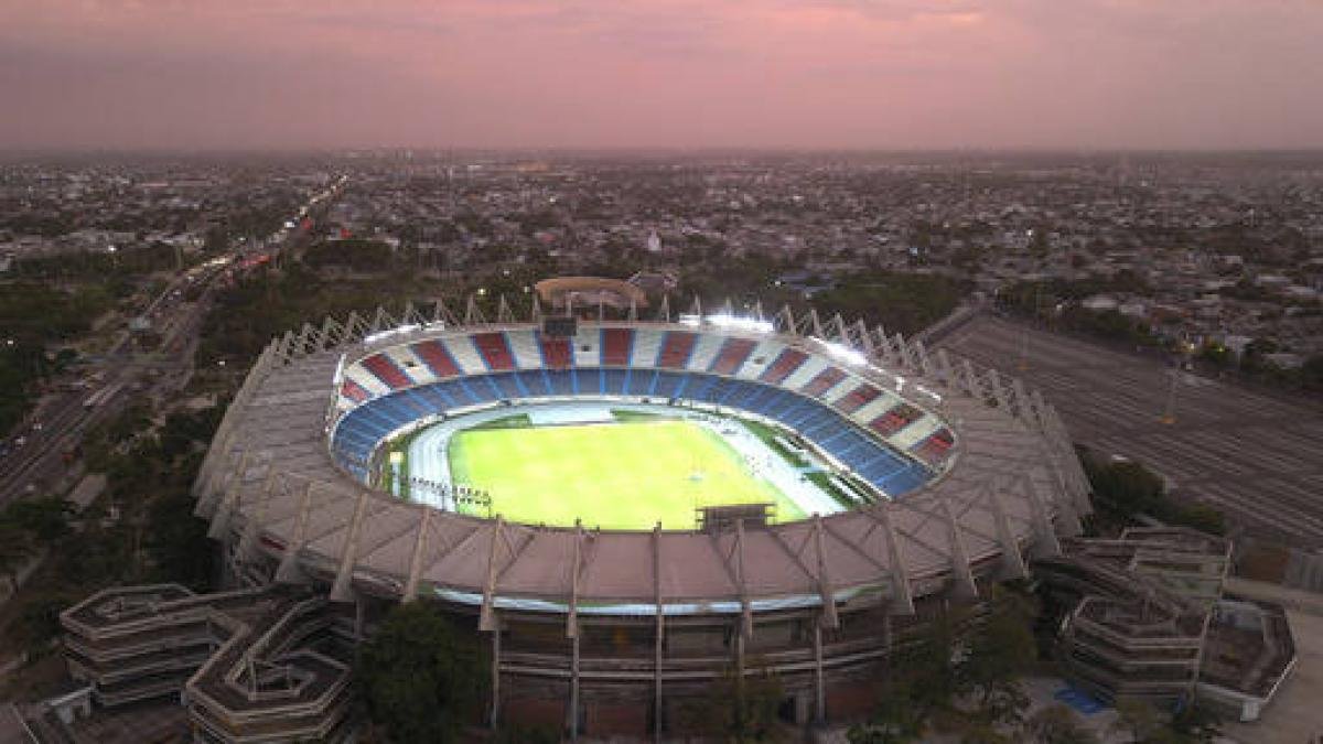 Rellringen Ingreso de Barra del América Al Estadio Metropolitano
