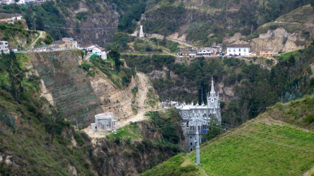 Pasajera de Vuelo de Bogotá A Ipiales Murió en Extraños Circunstancias, LUEGO DE QUE EL AVIÓN ATERRIZÓ