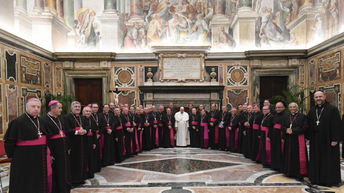 Colombiana Robó Reliquia del Vaticano Valuada en Más de 8.000 Millones de Pesos: Fue Capturada en Bogotá