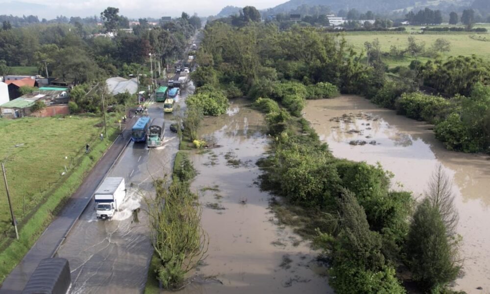Las Lluvias Agravan la Crisis Vial y Complan la Ampliació de la Autopista Norte