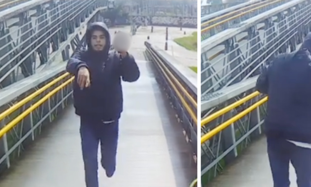 Ladrón Amenaza con ARMA de FUEGO Y ROBA PATINETA ELÍCRICA DE HOMBRE EN PUENTE PEATONAL, Al Sur de Bogotá