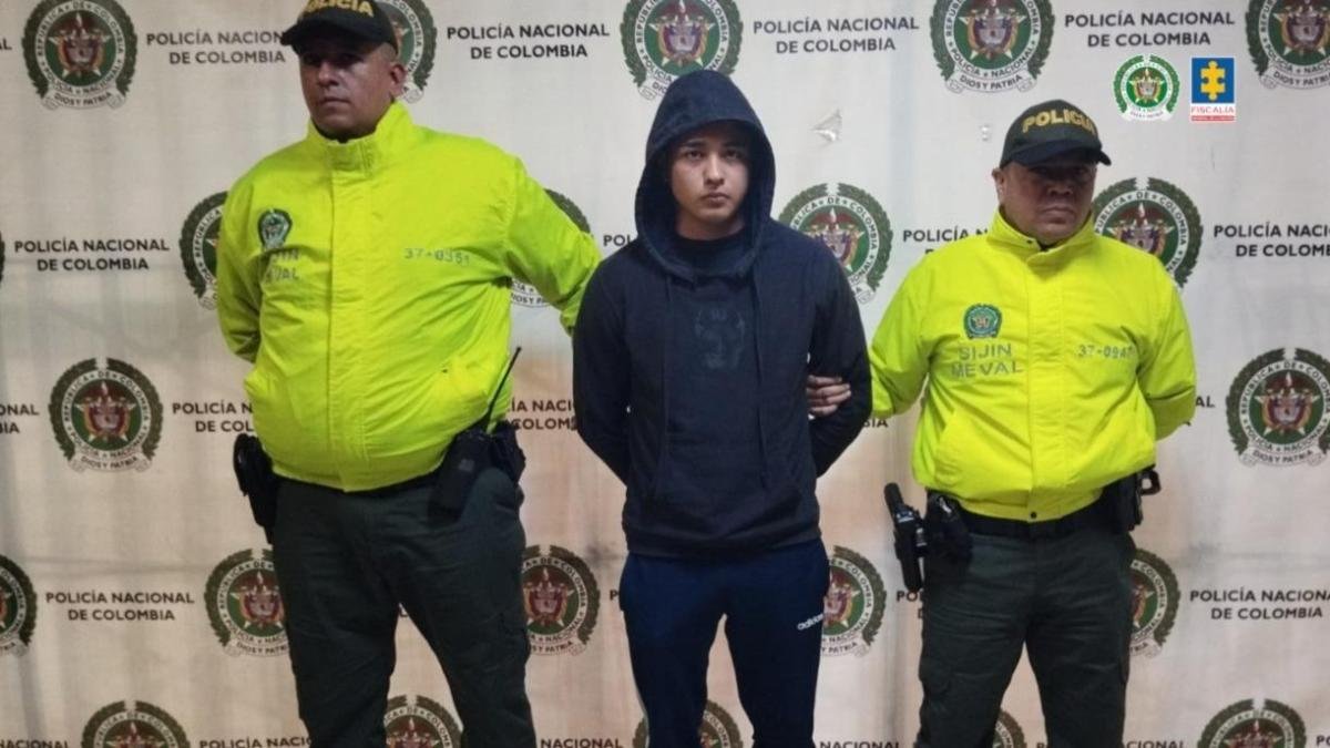 A la Cárcel Policía Que Le Habriad Aparado Por la Espalda A Un Hombre Tras Pedirle Pastillas de 2CB