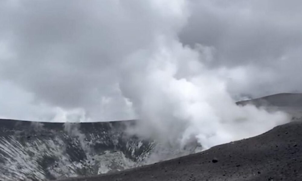 Volcán Puracé MaSestra Signos de ActiviDad: Autoridadadas Reportan Gran Fumarola