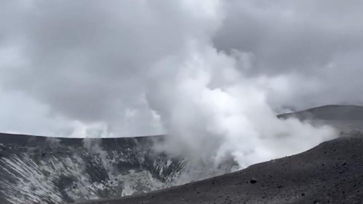 Volcán Puracé MaSestra Signos de ActiviDad: Autoridadadas Reportan Gran Fumarola