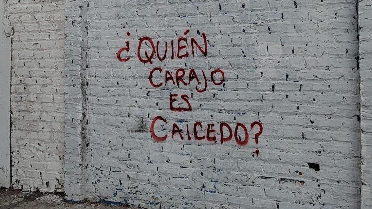 MITERIOSO GRAFITI '¿QUIÉN CARAJOS ES CAICETEO? Aparece en Barranquilla y Genera Polémica y Malestar