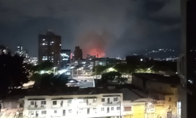 Bomberos Atienden Voraz Incendio Cerca a la Línea B del metro