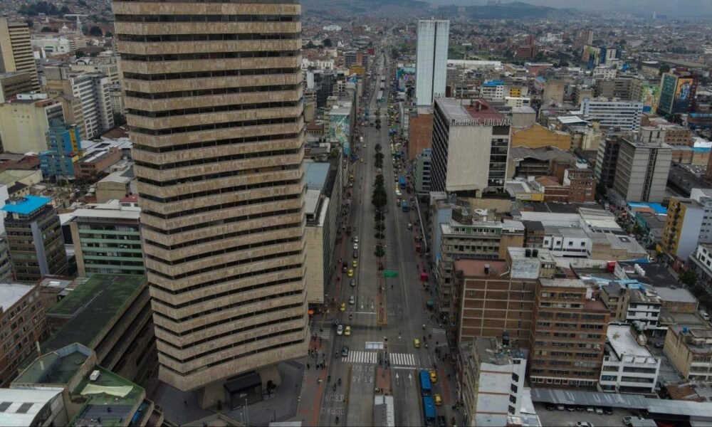 ICÓNICA TORRE COLSEGUROS DE BOGOTÁS LA PUNTA DE LANZA DE LA RECUPERACIÓN DE EDIFICOS VIEJOS DEL CENTRO