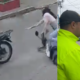 Él es 'Mecánico', Señalado Ladrón Acusado de Tumbar Violentamente A Mujer de Su Moto en Bucaramanga: Quedó en Video