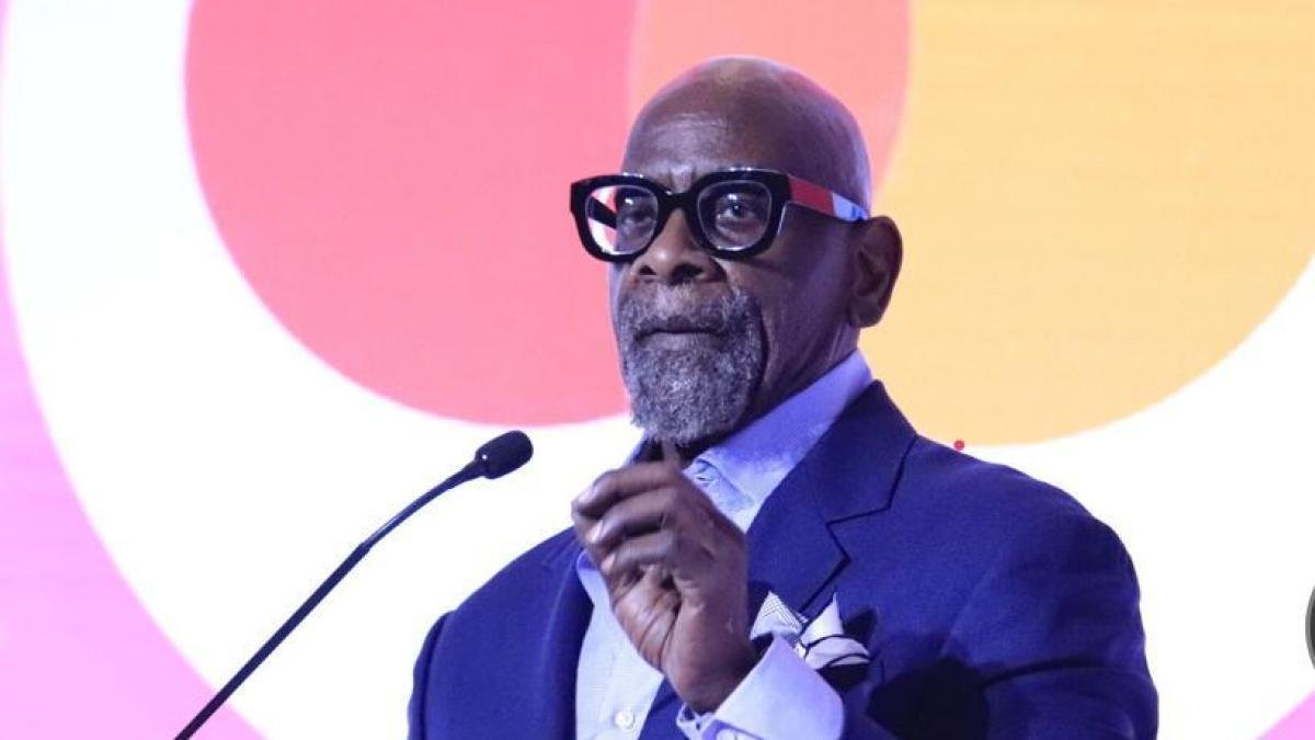 Lo Acontesja Chris Gardner: Invierta en Equipos de Futbol Femenino
