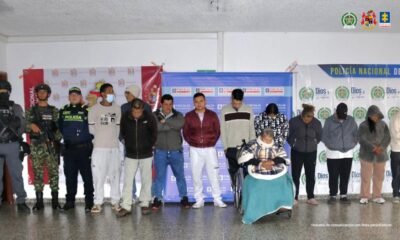 La Historia de la Adulta Mayor que Liderada Banda Dedicada Un vendedor de un vendedor en los ENTORN